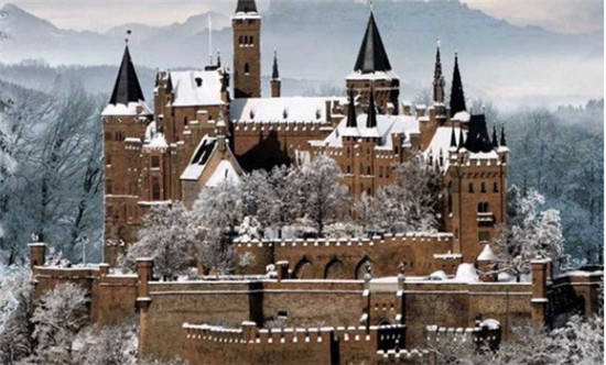 百变大侦探圣光之城剧本介绍